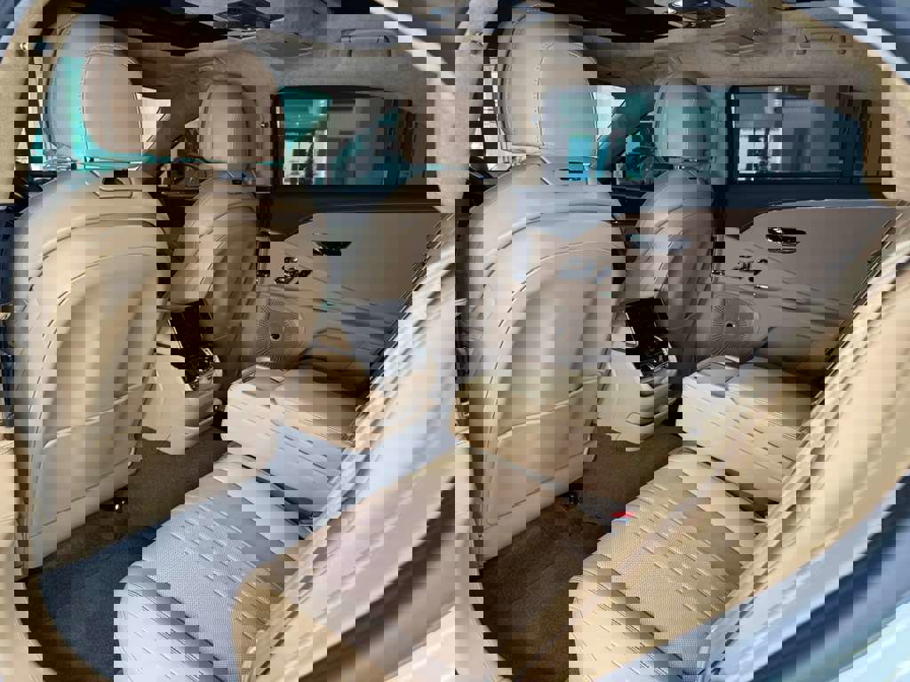 Used 2022 Bentley Flying Spur Plug-In Hybrid image 10