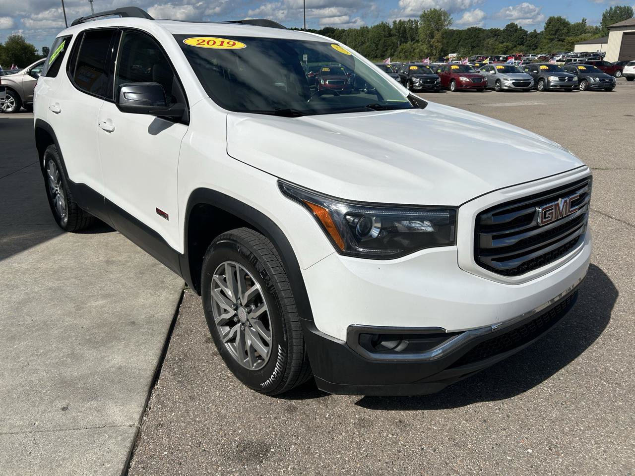 Used 2019 GMC Acadia SLE w/ Driver Alert Package I AWD/4WD image 3