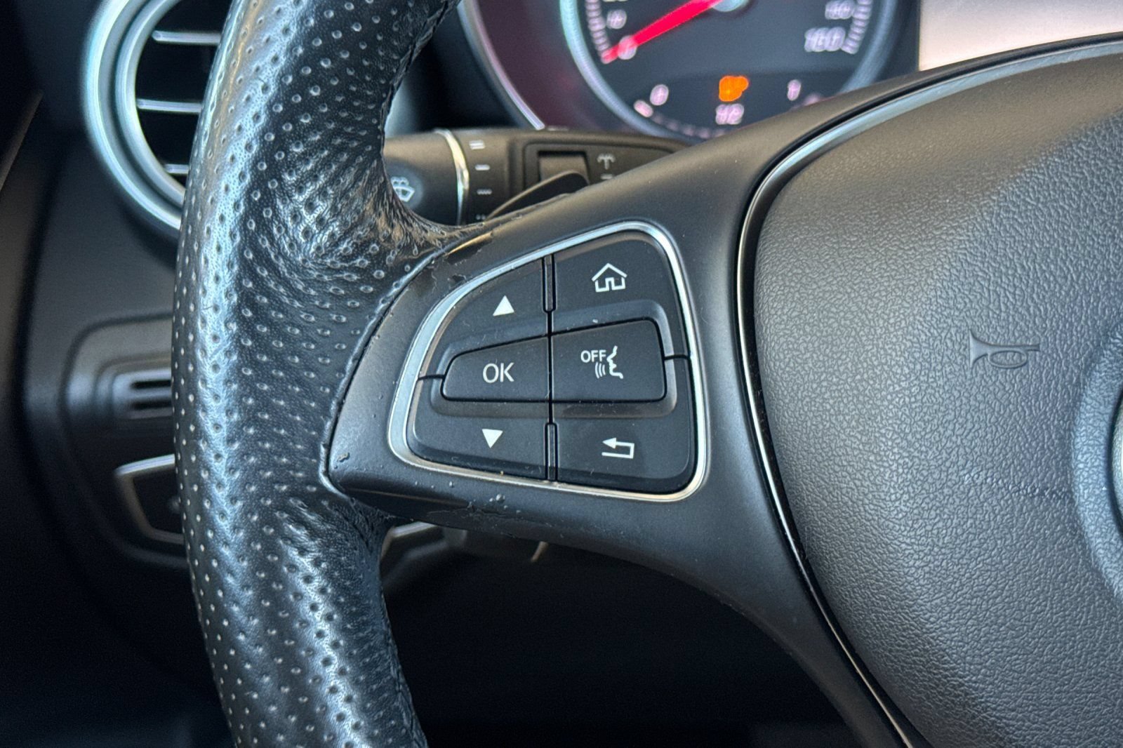 Used 2018 Mercedes-Benz GLC 350e 4MATIC image 36