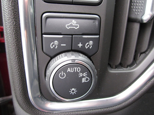 Used 2020 Chevrolet Silverado 1500 LT w/ LT Value Package AWD/4WD image 12