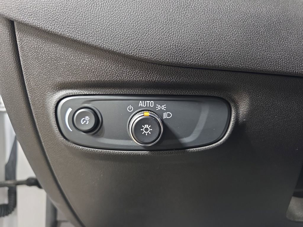 Used 2024 Chevrolet Equinox LT image 25
