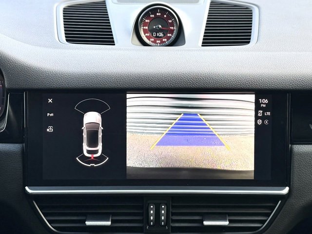 Certified 2022 Porsche Cayenne Coupe image 26