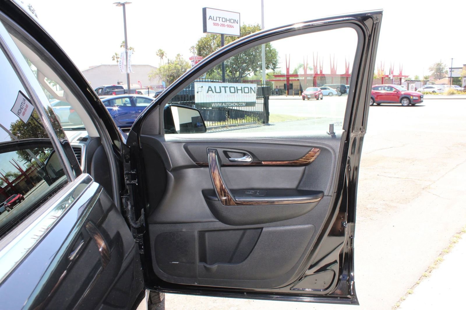Used 2016 GMC Acadia Denali FWD image 2