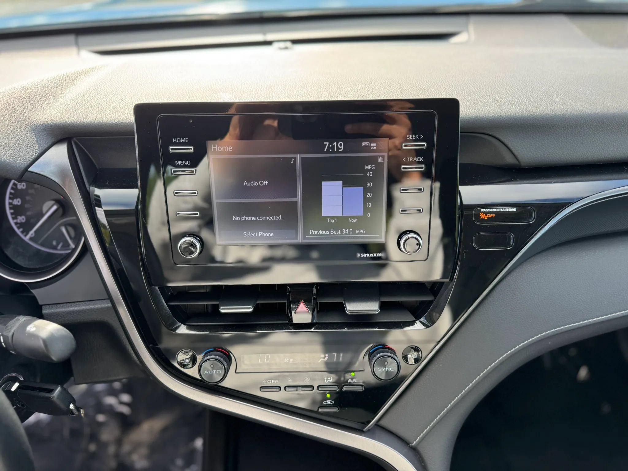 Used 2023 Toyota Camry SE FWD image 17