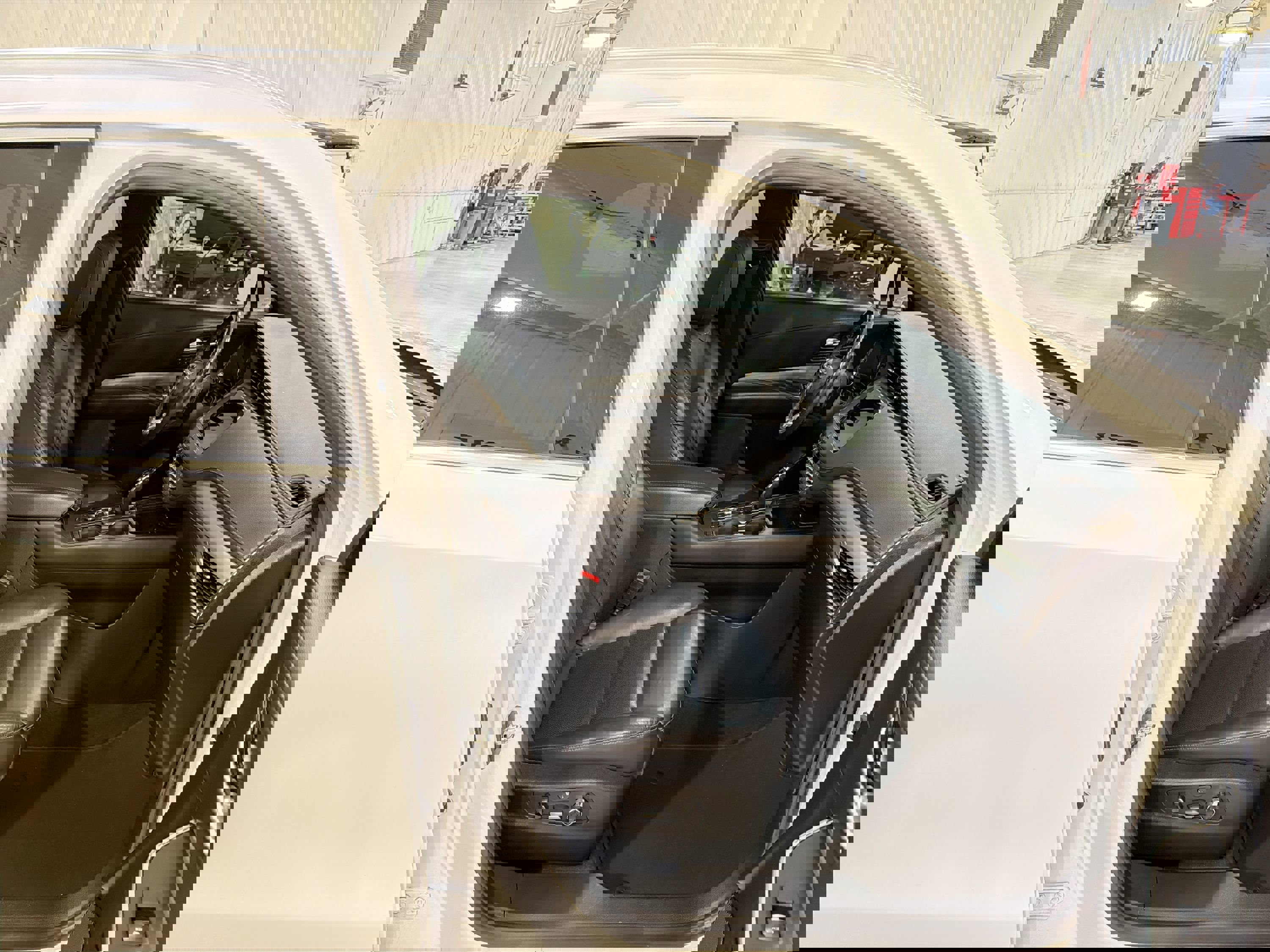 Used 2023 Cadillac XT4 Premium Luxury FWD image 28