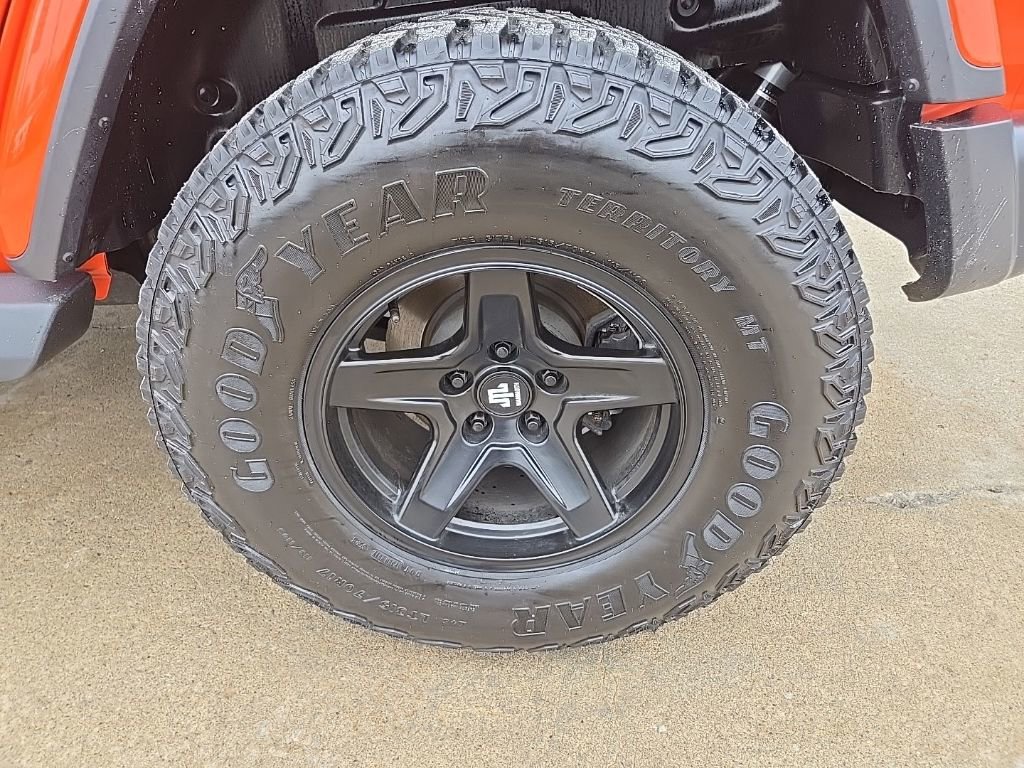 Used 2020 Jeep Wrangler Unlimited Sahara w/ Uconnect 4C Nav & Sound Group image 25