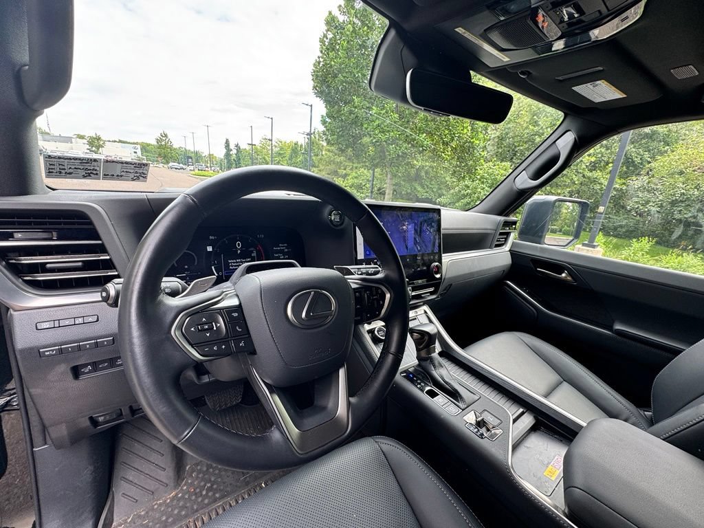 Certified 2025 Lexus GX 550 w/ Accessory Package (2T) AWD/4WD image 8