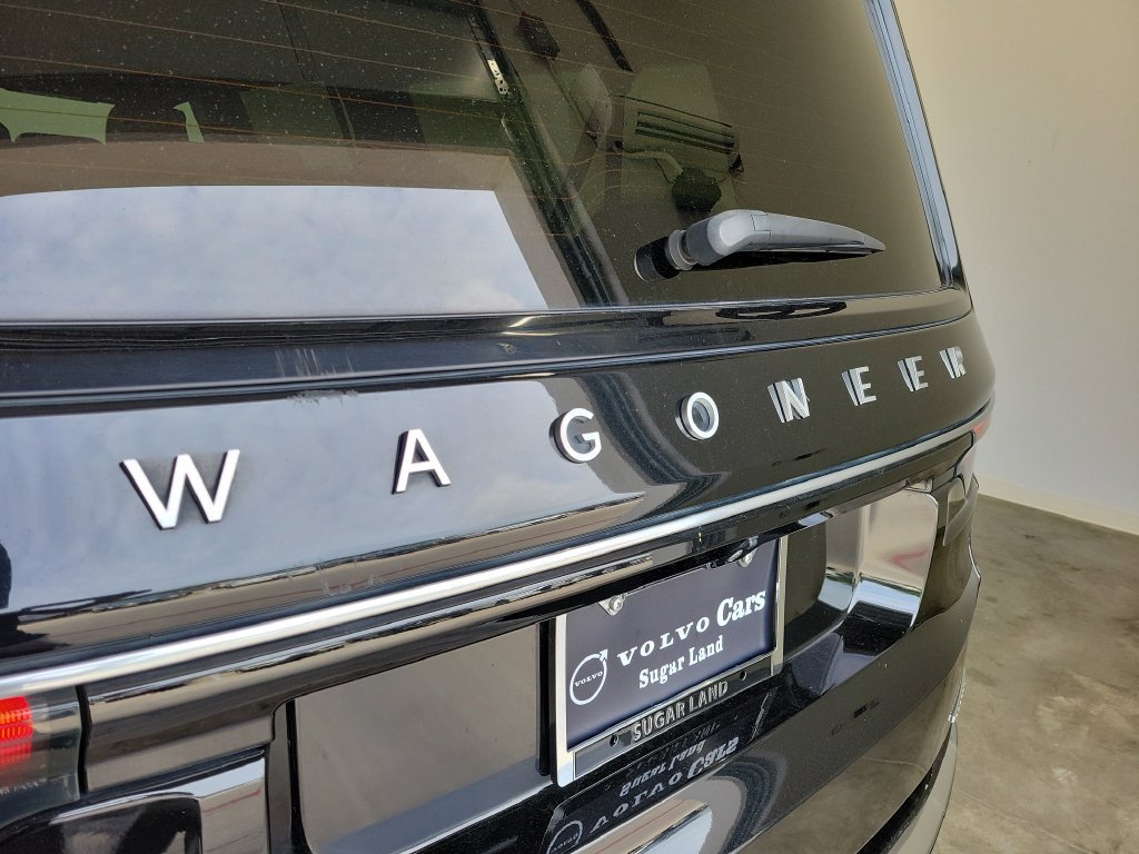 Used 2024 Jeep Wagoneer L Series II w/ Flexible Seating Group AWD/4WD image 9