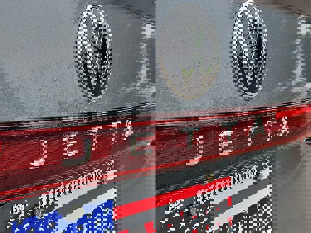 Used 2025 Volkswagen Jetta S image 13