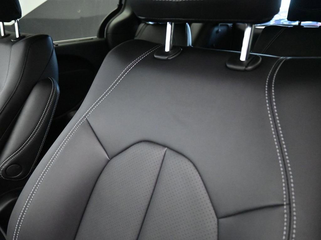 New 2026 Chrysler Pacifica Select image 19