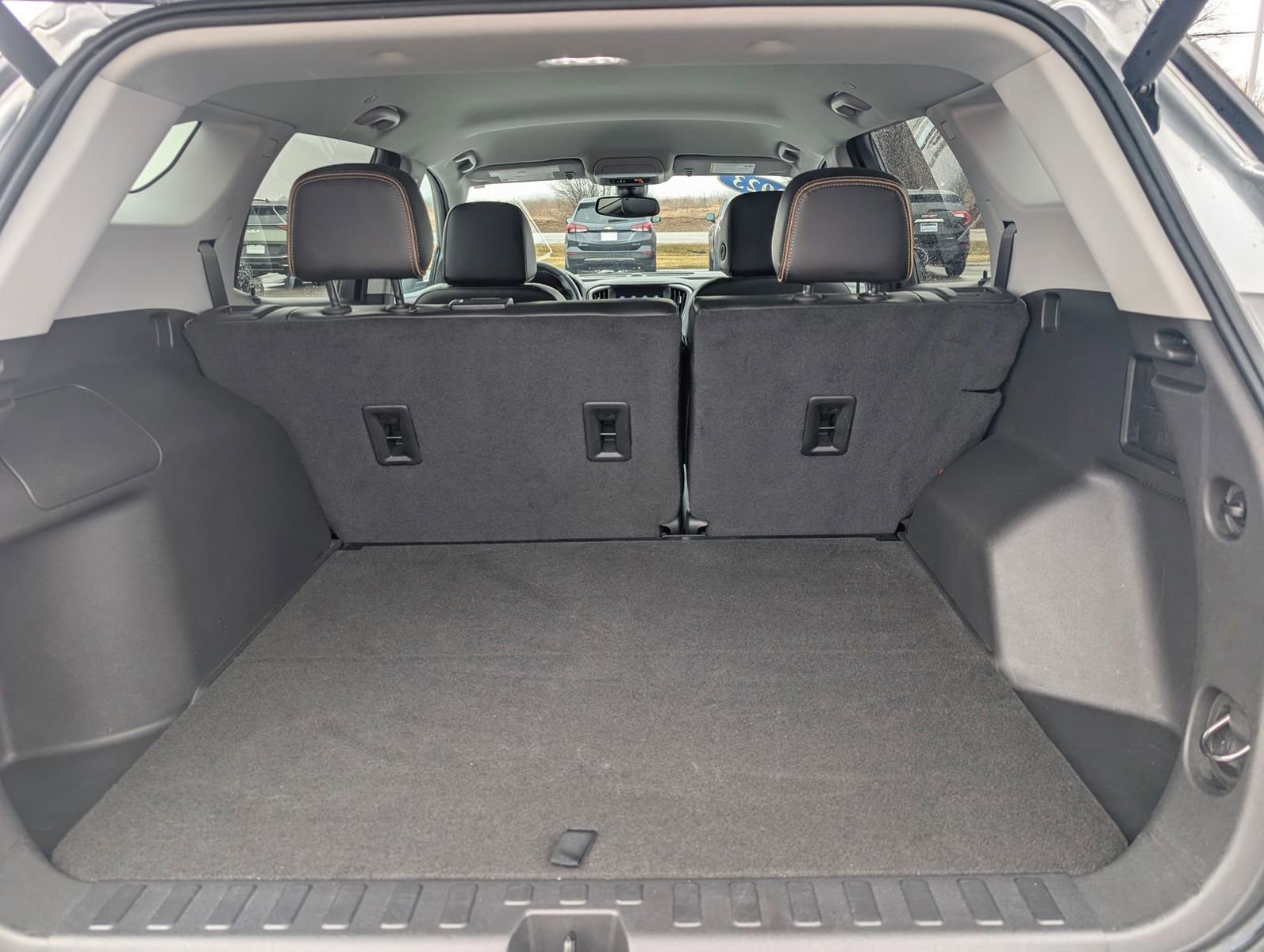 Used 2023 GMC Terrain AT4 image 28