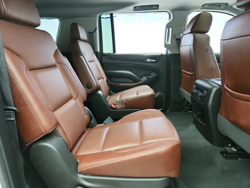 Used 2019 Chevrolet Suburban Premier w/ Premier Plus Edition AWD/4WD image 36