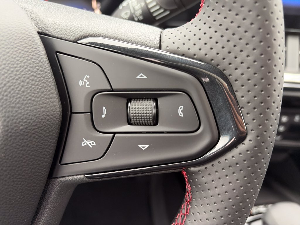 New 2026 Chevrolet Trax RS w/ Sunroof Package FWD image 10