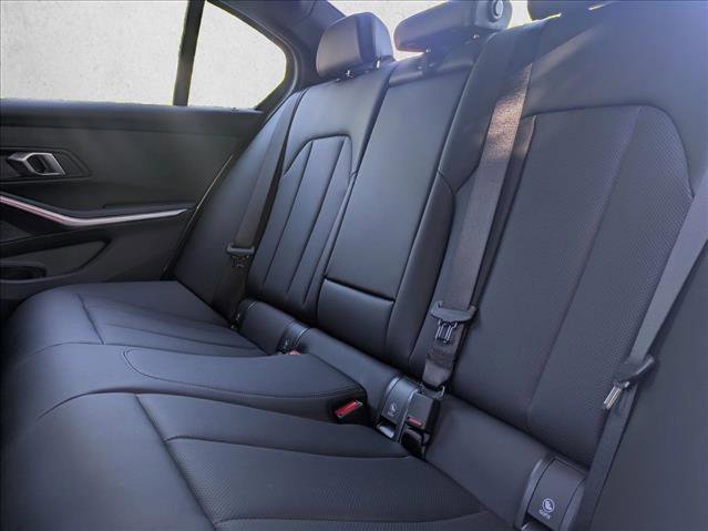 Used 2025 BMW 330i Sedan w/ Premium Package RWD image 17