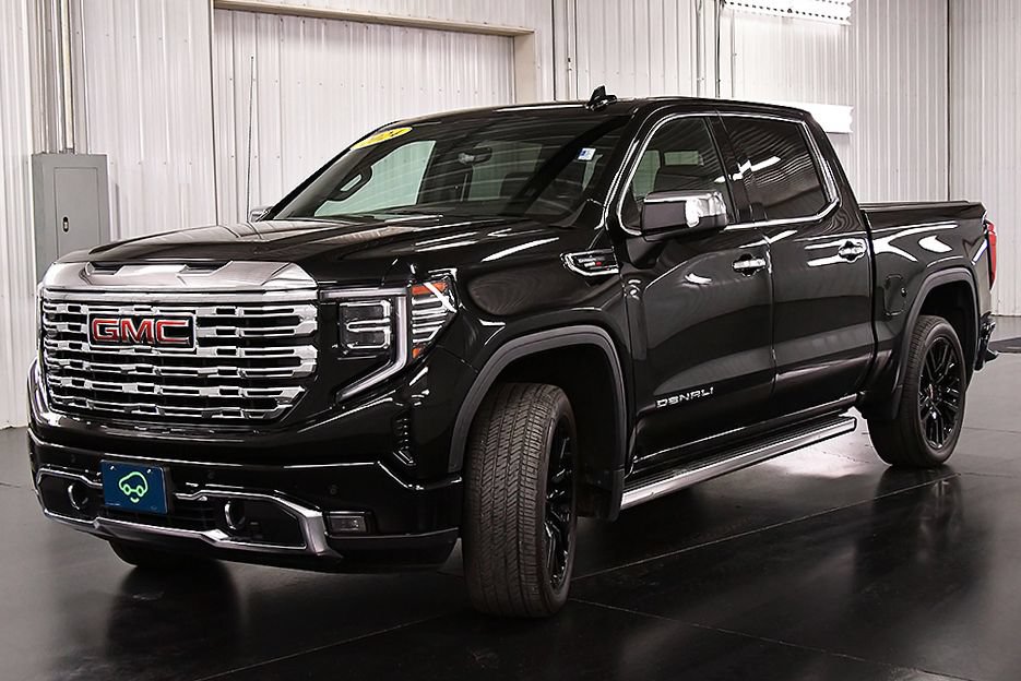 Used 2024 GMC Sierra 1500 Denali w/ Denali Reserve Package AWD/4WD image 3