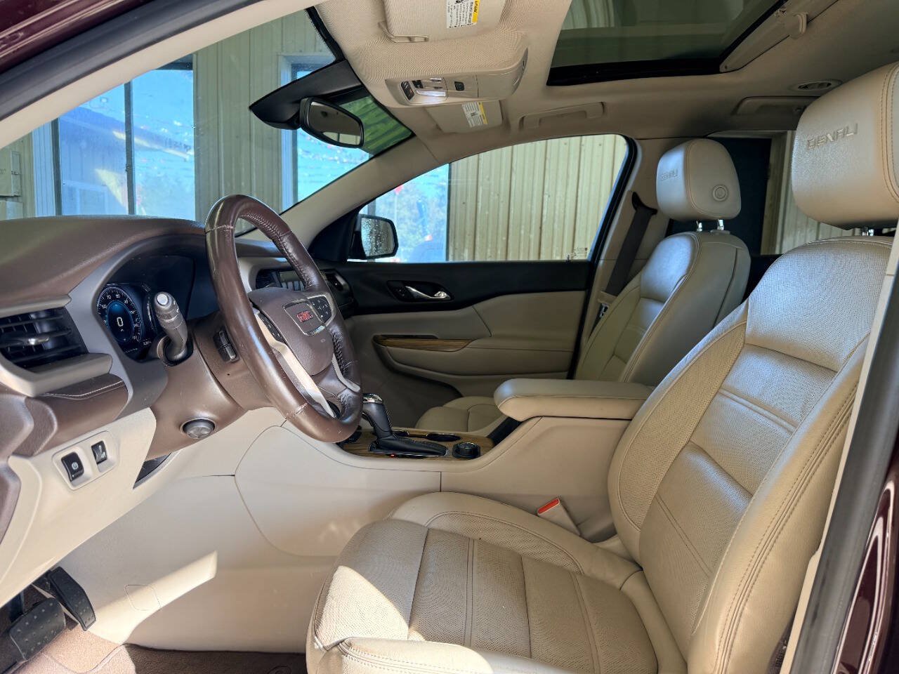 Used 2017 GMC Acadia Denali w/ Technology Package AWD/4WD image 6