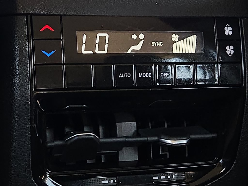 Used 2022 Jeep Grand Cherokee L Laredo w/ Luxury Tech Group I AWD/4WD image 12