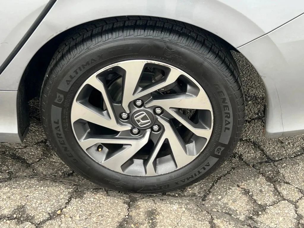 Used 2018 Honda Civic EX image 32