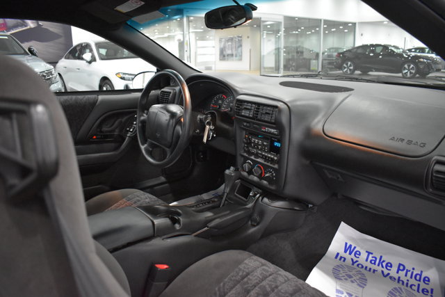 Used 2002 Chevrolet Camaro LT w/ Preferred Equipment Group 1 RWD image 16