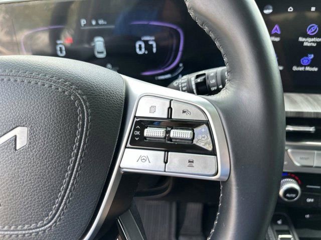 Used 2025 Kia Telluride EX w/ EX Captain's Chair Package FWD image 26