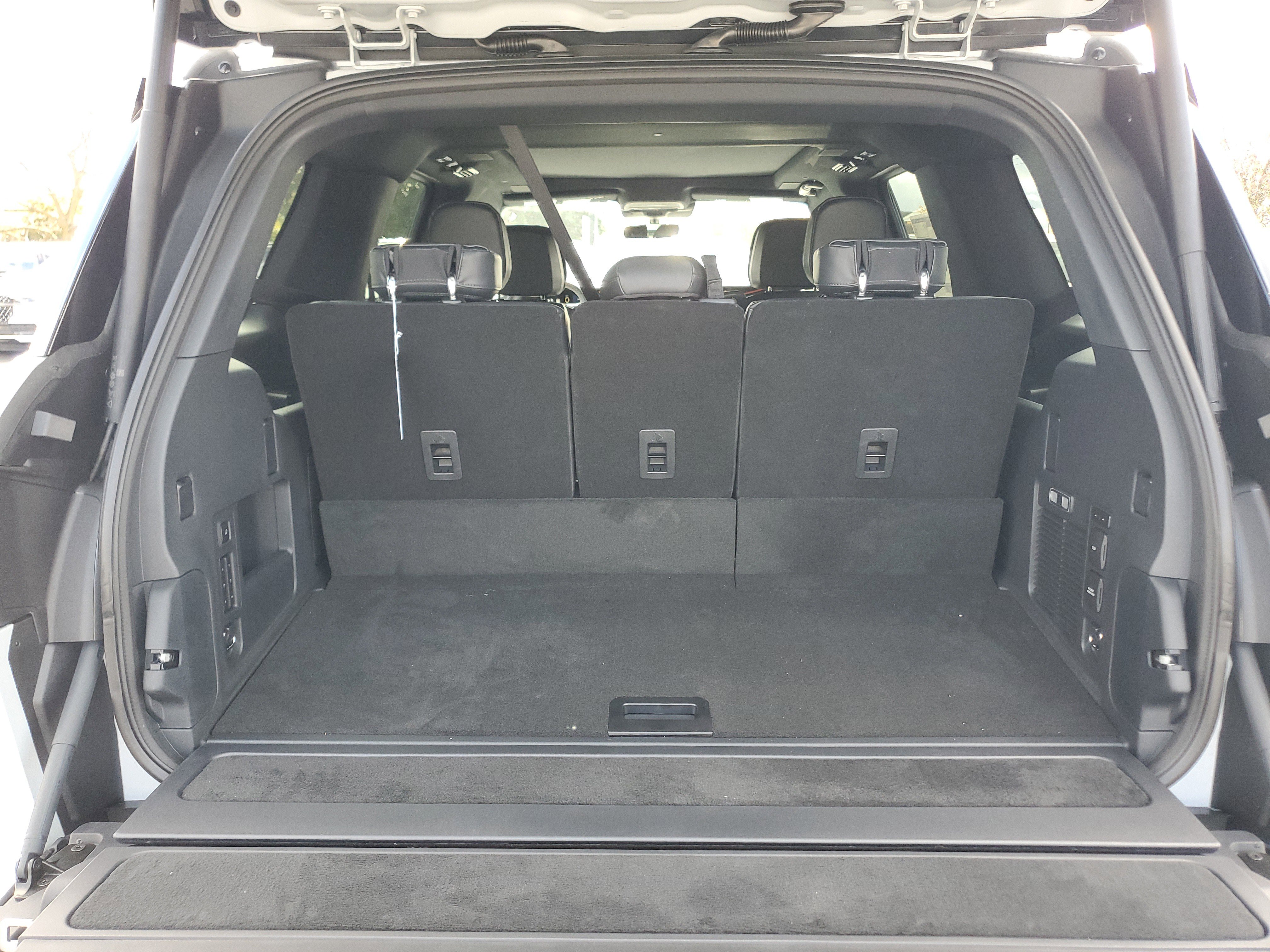 New 2025 Lincoln Navigator Reserve w/ Jet Appearance Package image 32