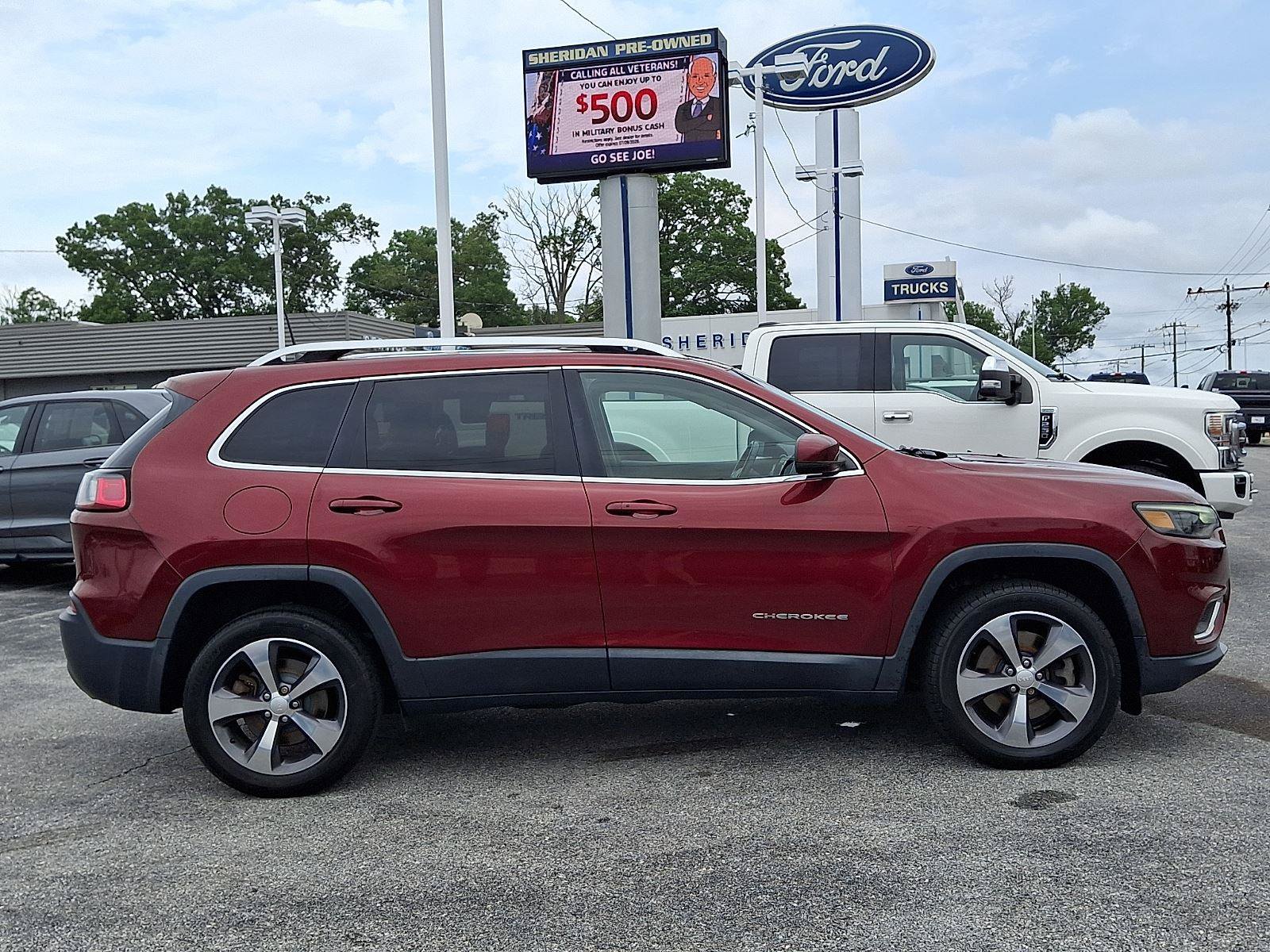 Used 2019 Jeep Cherokee Limited AWD/4WD image 7