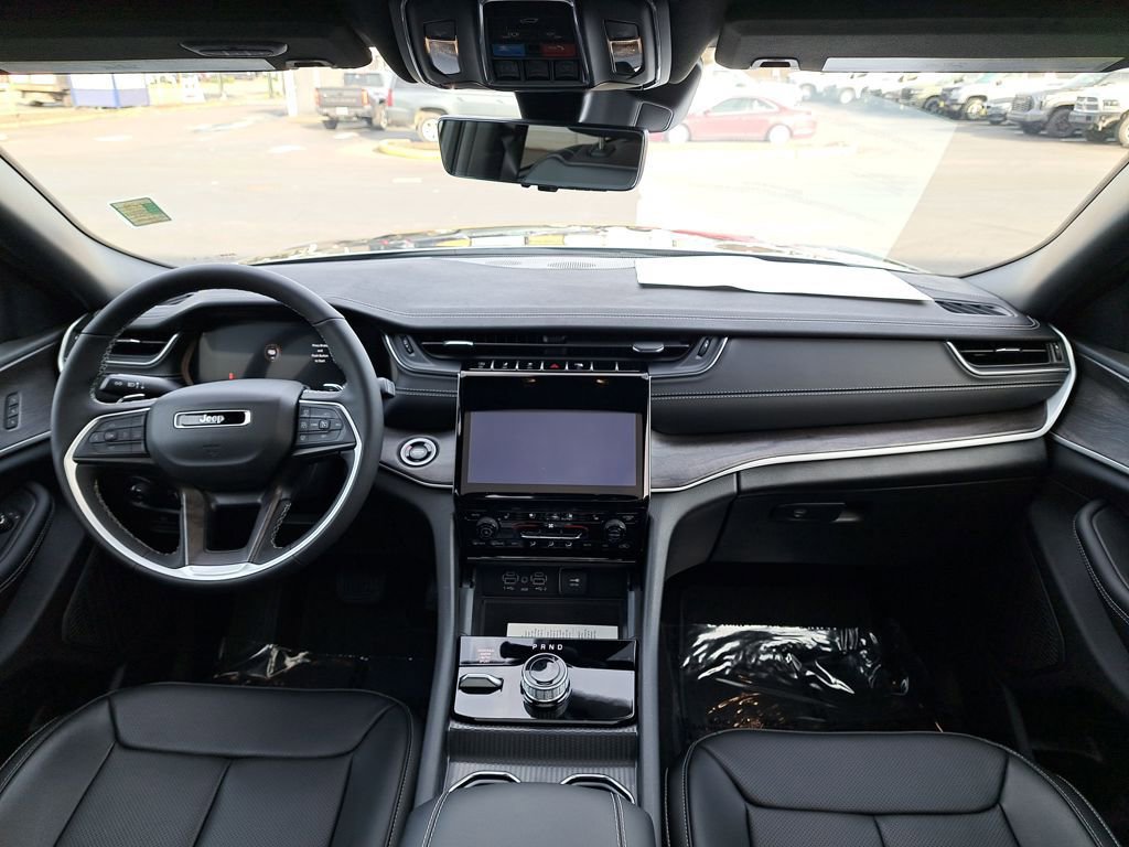 New 2025 Jeep Grand Cherokee L Limited w/ Luxury Tech Group II image 18