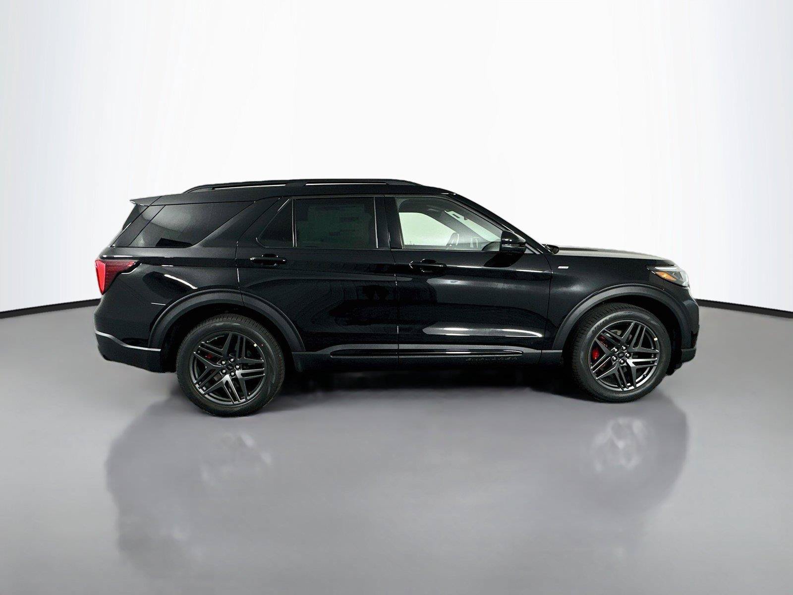 New 2026 Ford Explorer ST-Line w/ ST-Line Street Pack AWD/4WD image 18