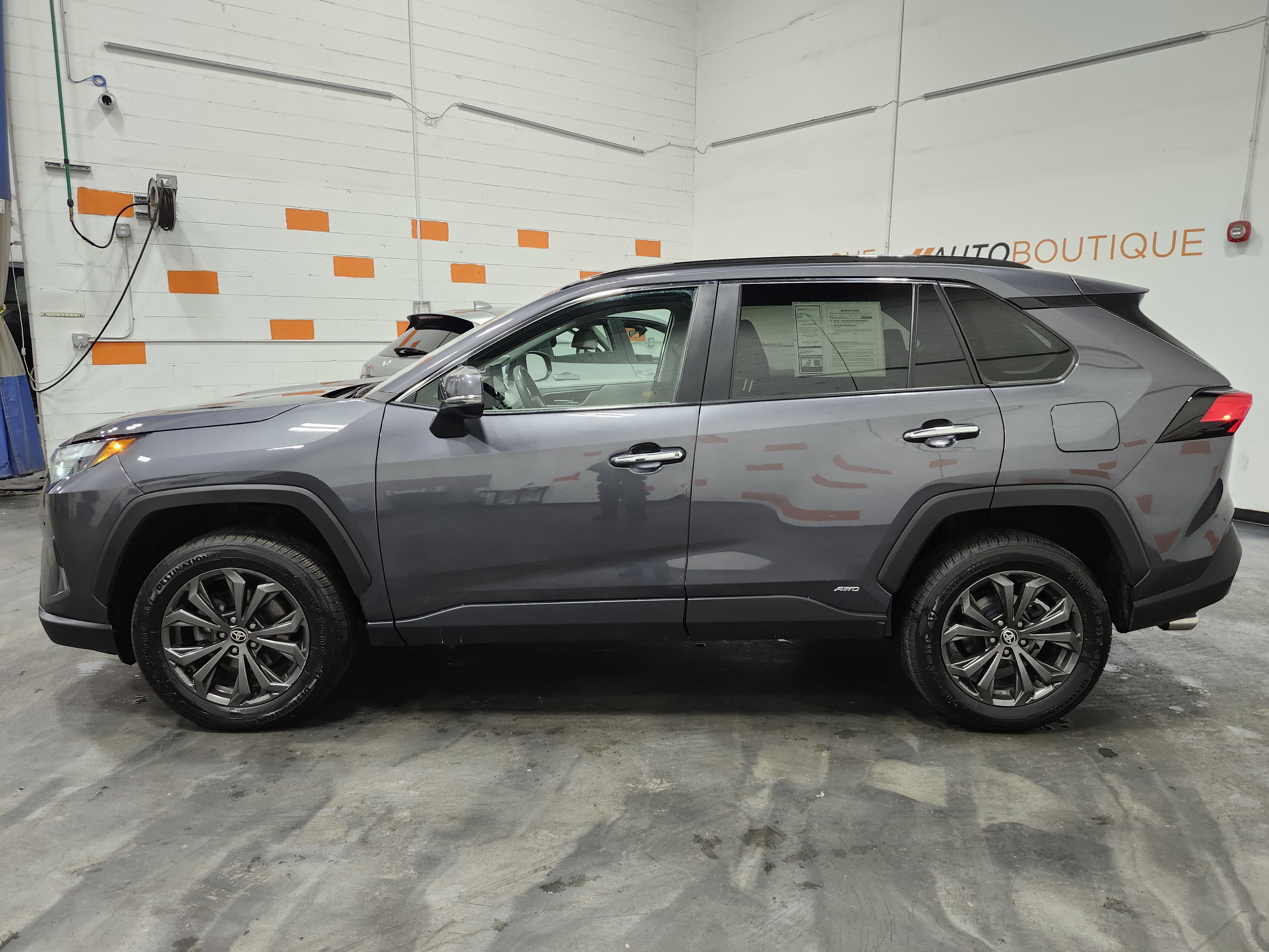 Used 2023 Toyota RAV4 Limited image 14