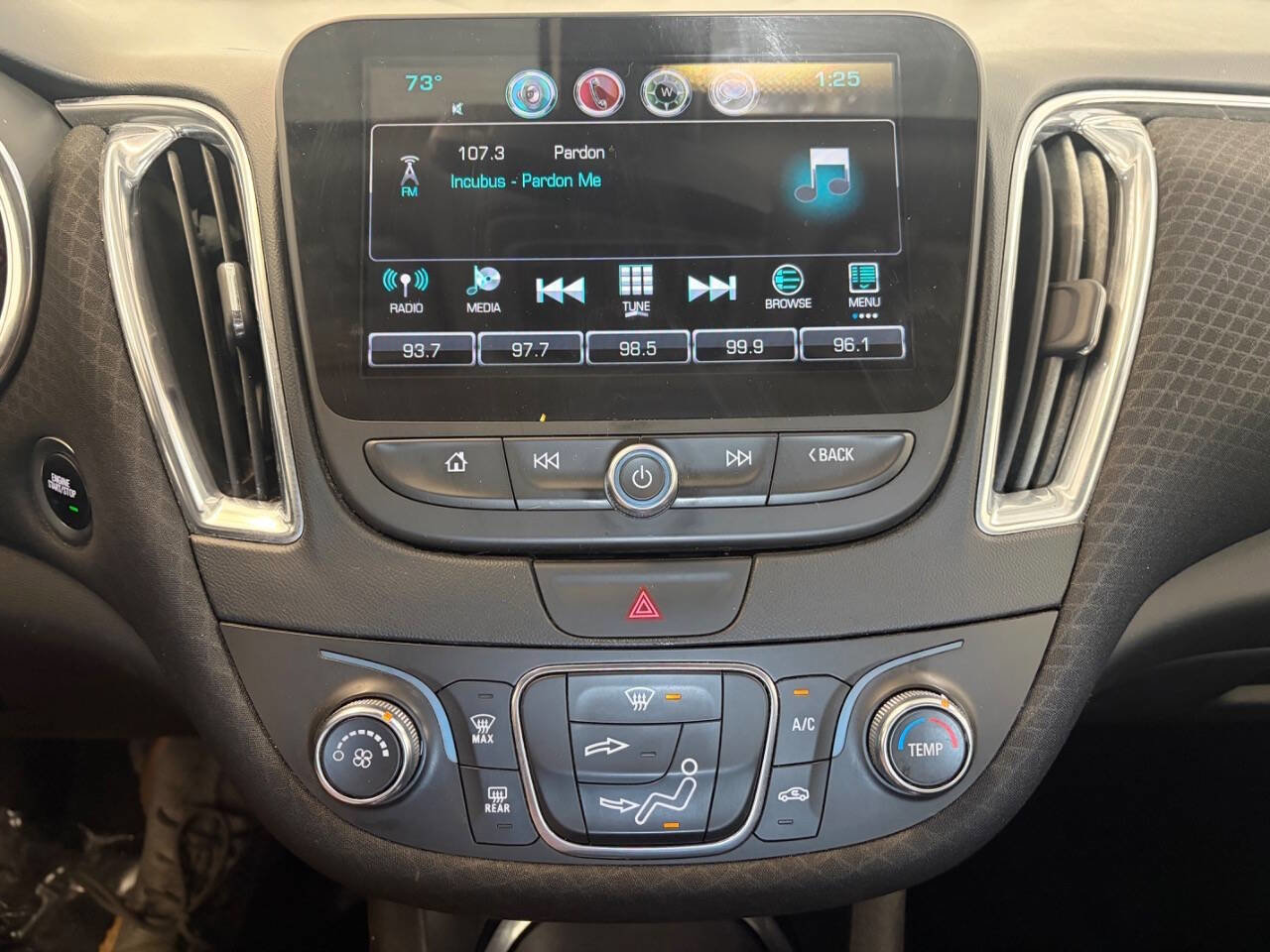 Used 2016 Chevrolet Malibu LT FWD image 16