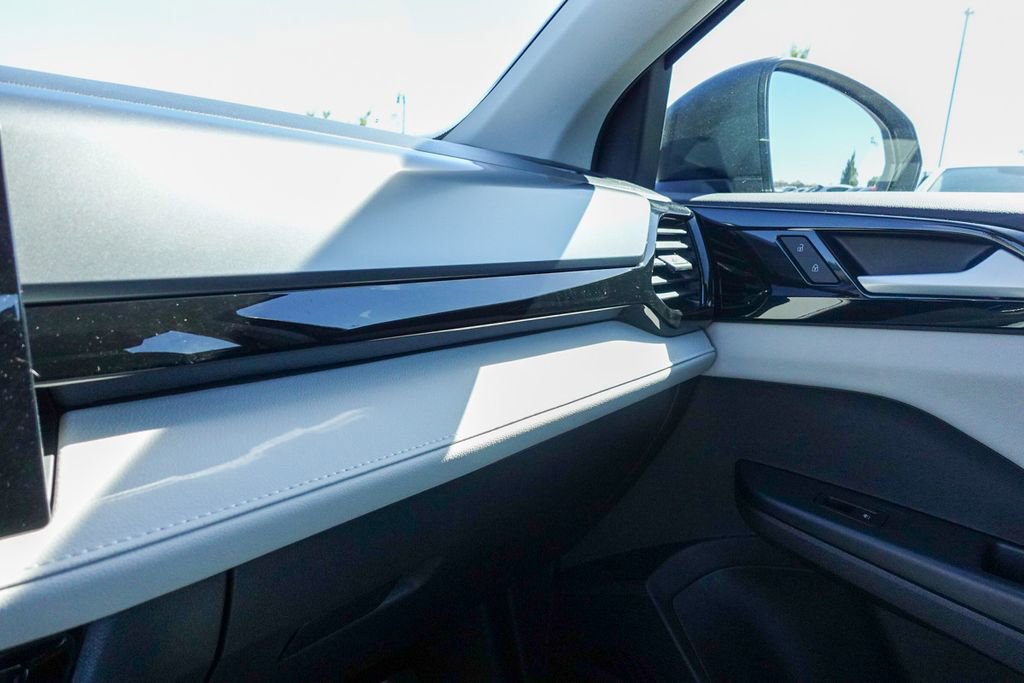 New 2025 Volkswagen Taos S image 23