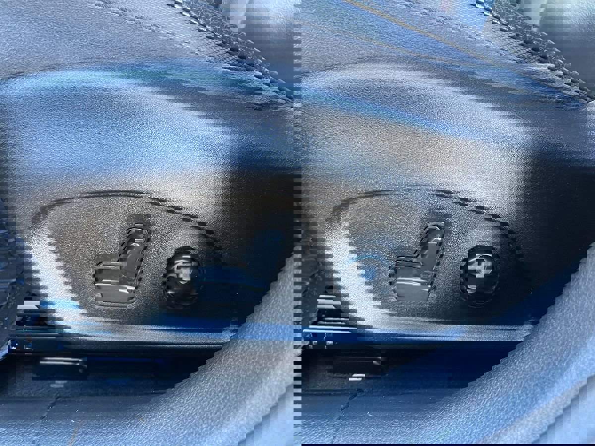 Used 2016 Jeep Renegade Trailhawk w/ Premium Trailhawk Package image 15