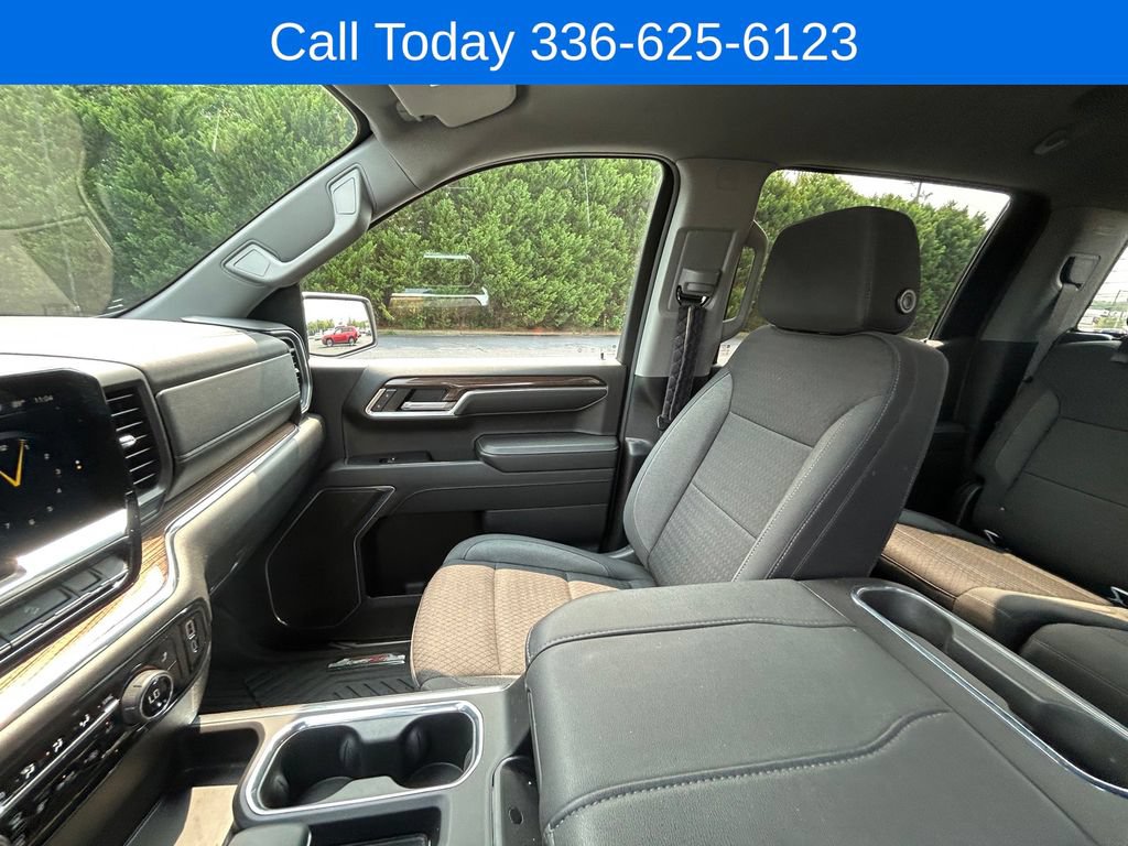 Used 2024 Chevrolet Silverado 1500 LT AWD/4WD image 22