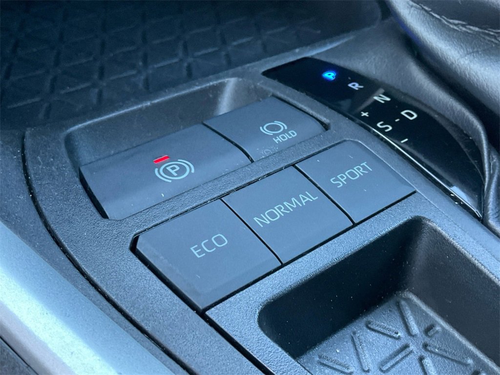 Used 2023 Toyota RAV4 XLE image 23