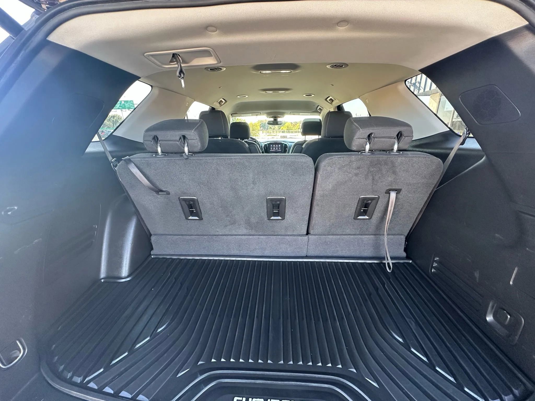 Used 2020 Chevrolet Traverse LT FWD image 16