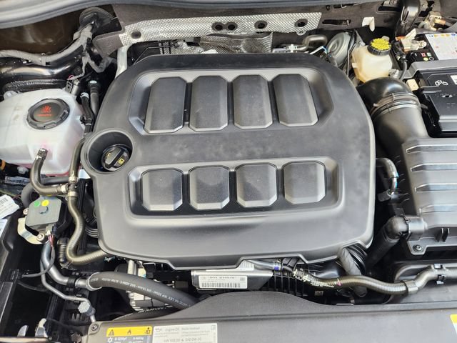 Used 2025 Volkswagen Tiguan SE R-Line AWD/4WD image 34