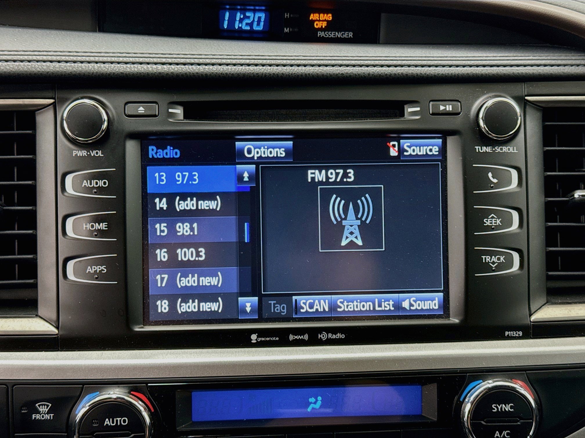 Used 2018 Toyota Highlander Plus FWD image 19