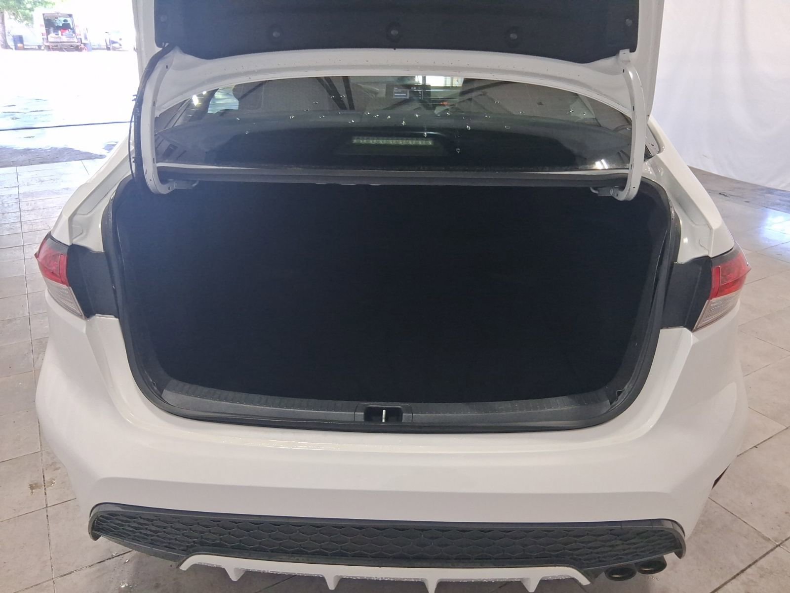 Used 2020 Toyota Corolla SE image 30