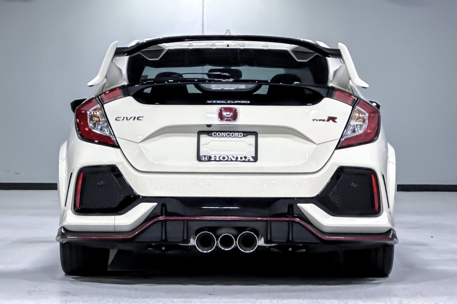 Used 2018 Honda Civic Type R image 10