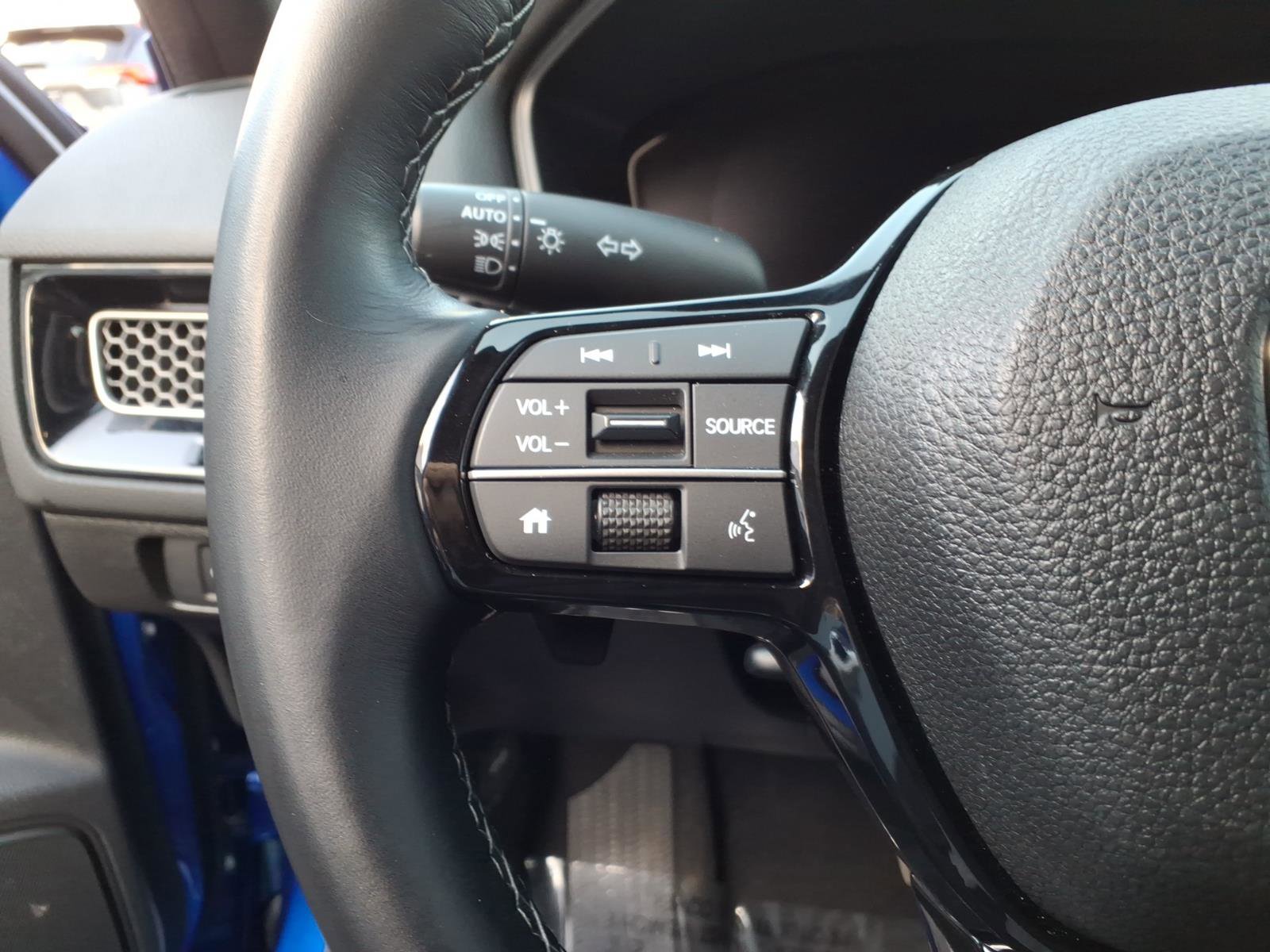 Used 2023 Honda Civic Sport image 16