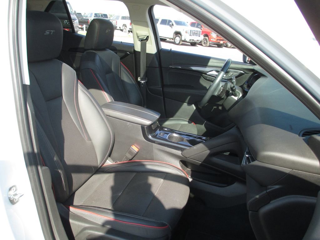 Used 2022 Buick Envision Essence w/ Sport Touring Package image 22