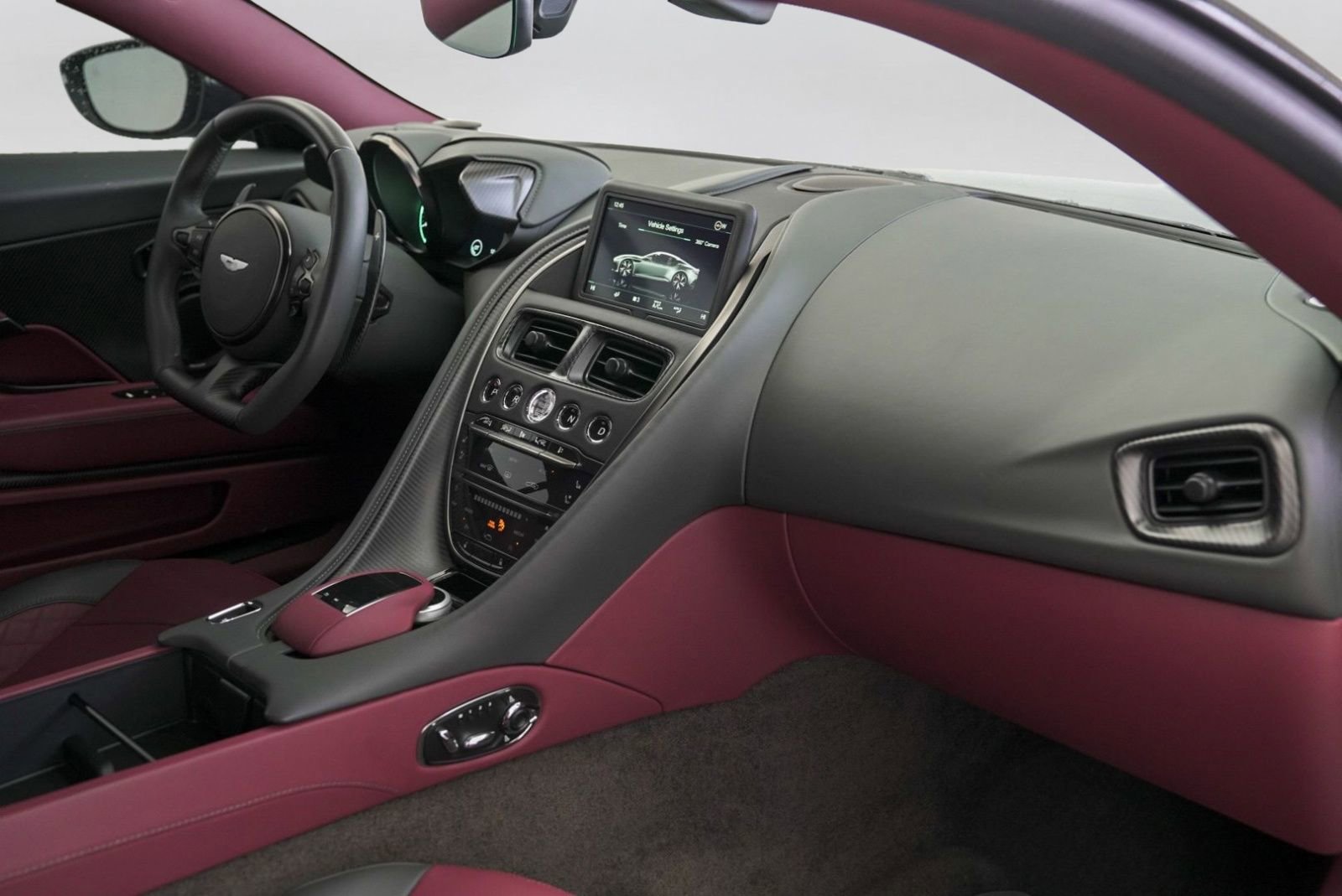 Used 2023 Aston Martin DBS Coupe RWD image 36