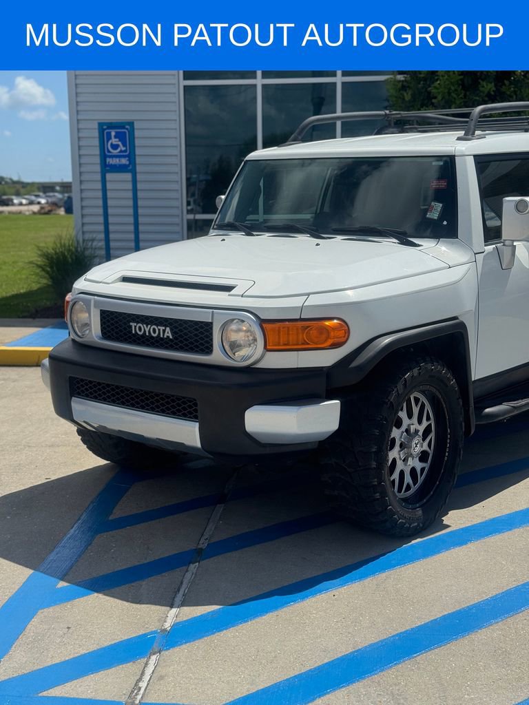 Used 2012 Toyota FJ Cruiser 2WD w/ Upgrade Pkg image 2