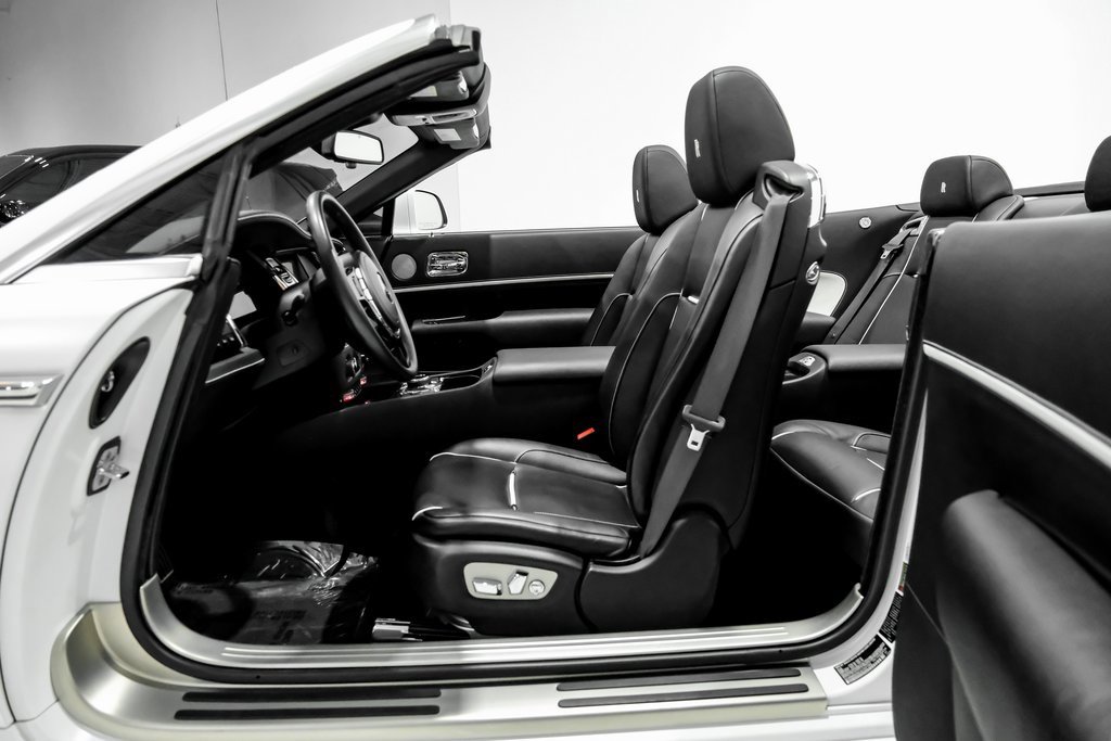 Used 2018 Rolls-Royce Dawn image 8