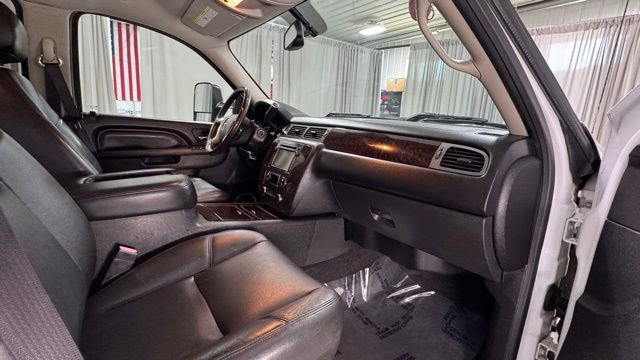 Used 2013 GMC Sierra 2500 Denali w/ Snow Plow Prep Package AWD/4WD image 9