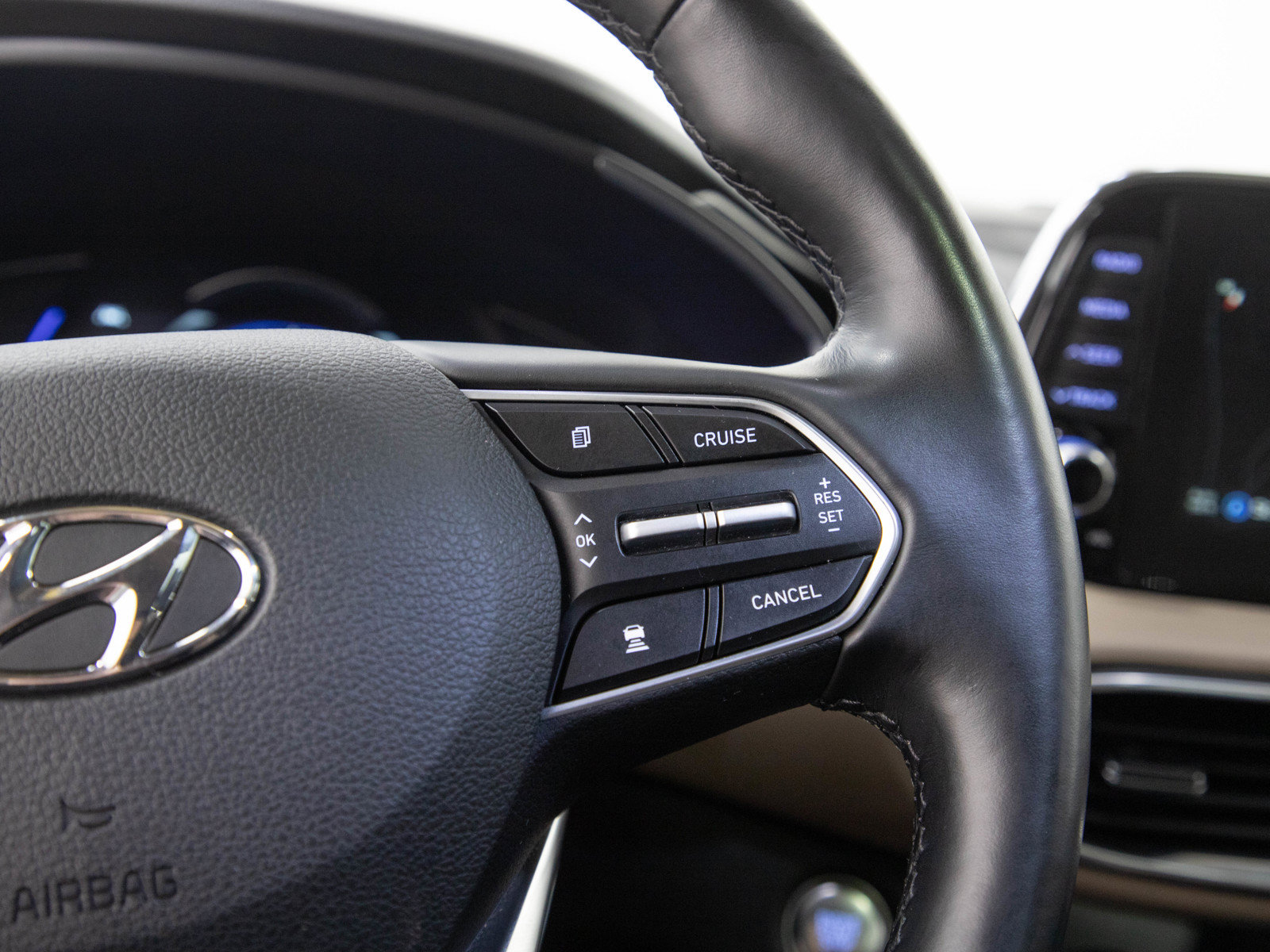 Used 2020 Hyundai Santa Fe Limited AWD/4WD image 29