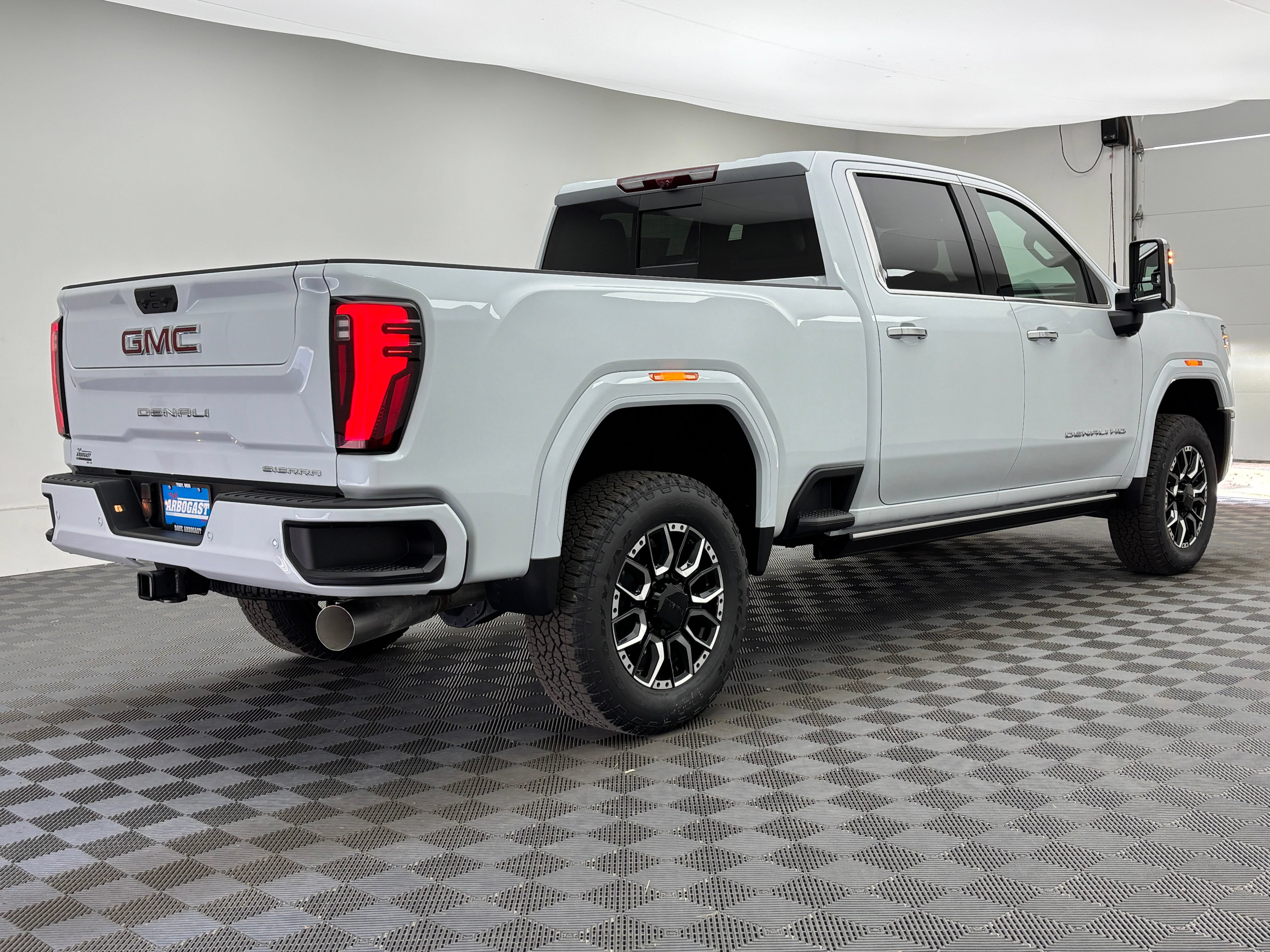 New 2026 GMC Sierra 3500 Denali w/ Denali Reserve Package AWD/4WD image 10
