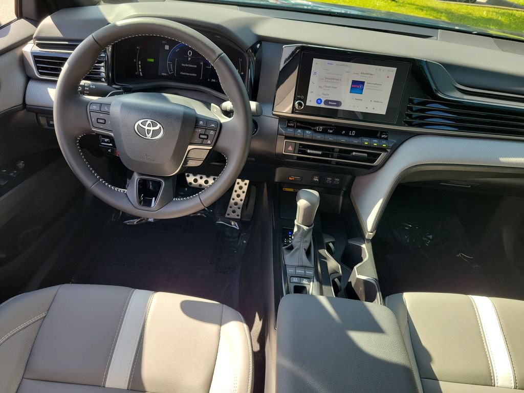 Used 2026 Toyota Camry SE AWD/4WD image 26
