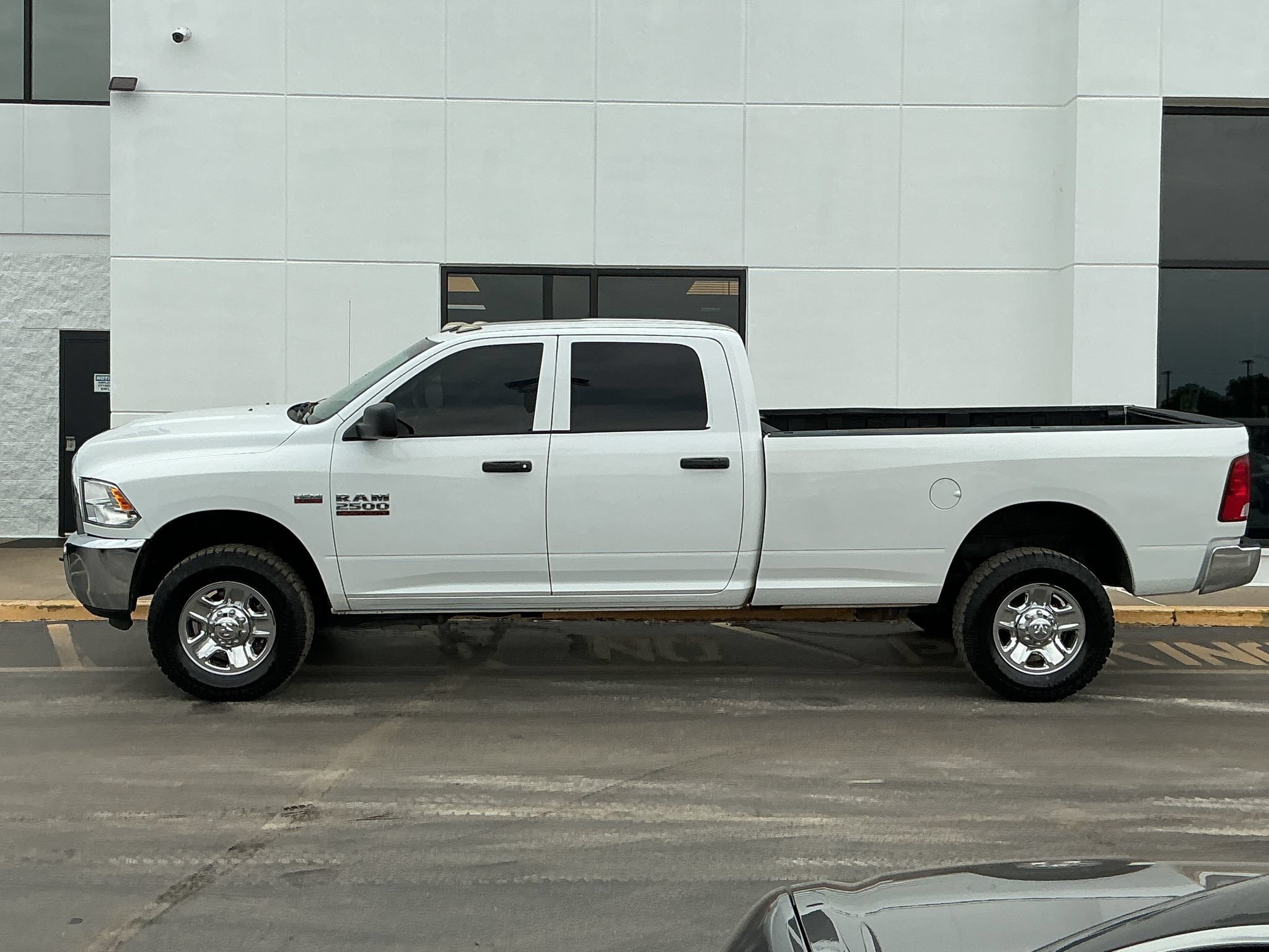 Used 2018 RAM 2500 Tradesman w/ Chrome Appearance Group AWD/4WD image 5