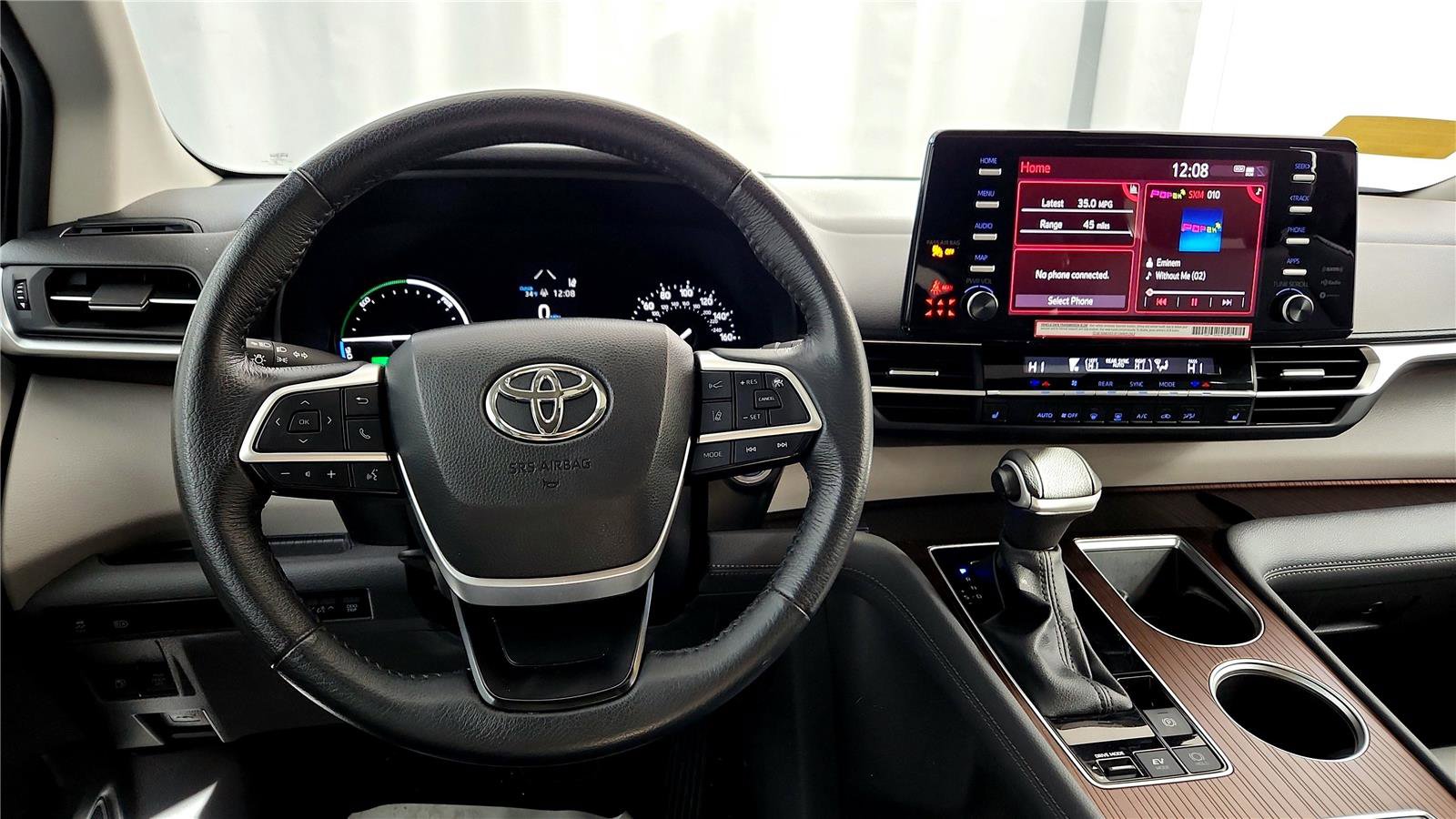 Certified 2024 Toyota Sienna XLE image 29